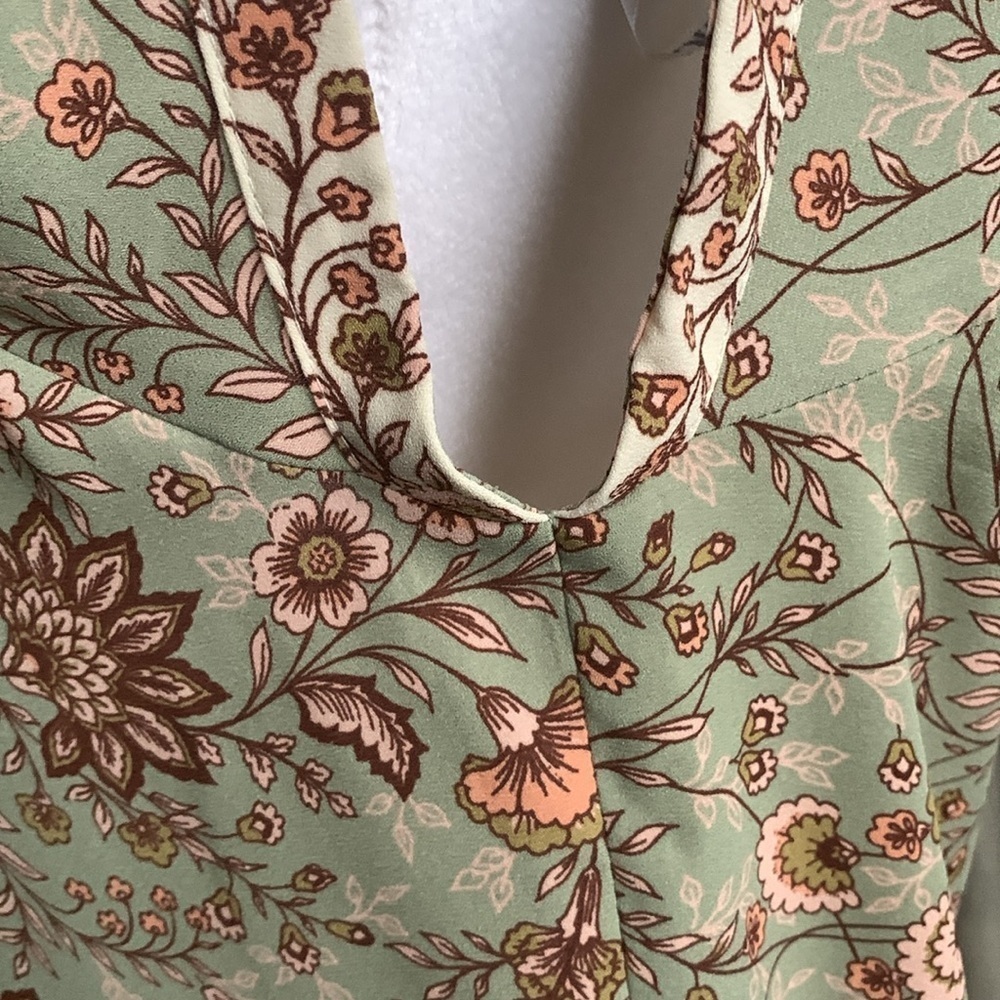NWT - DR2 Shortsleeved Floral Top Size Small - Picture 7 of 16